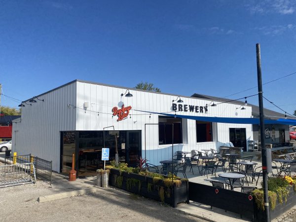 Photo of the outside of Buckeye Lake Brewery.