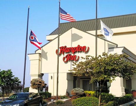 hampton inn with three flags