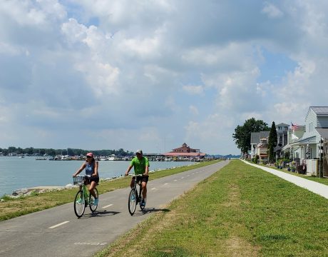 Buckeye Lake dam trail