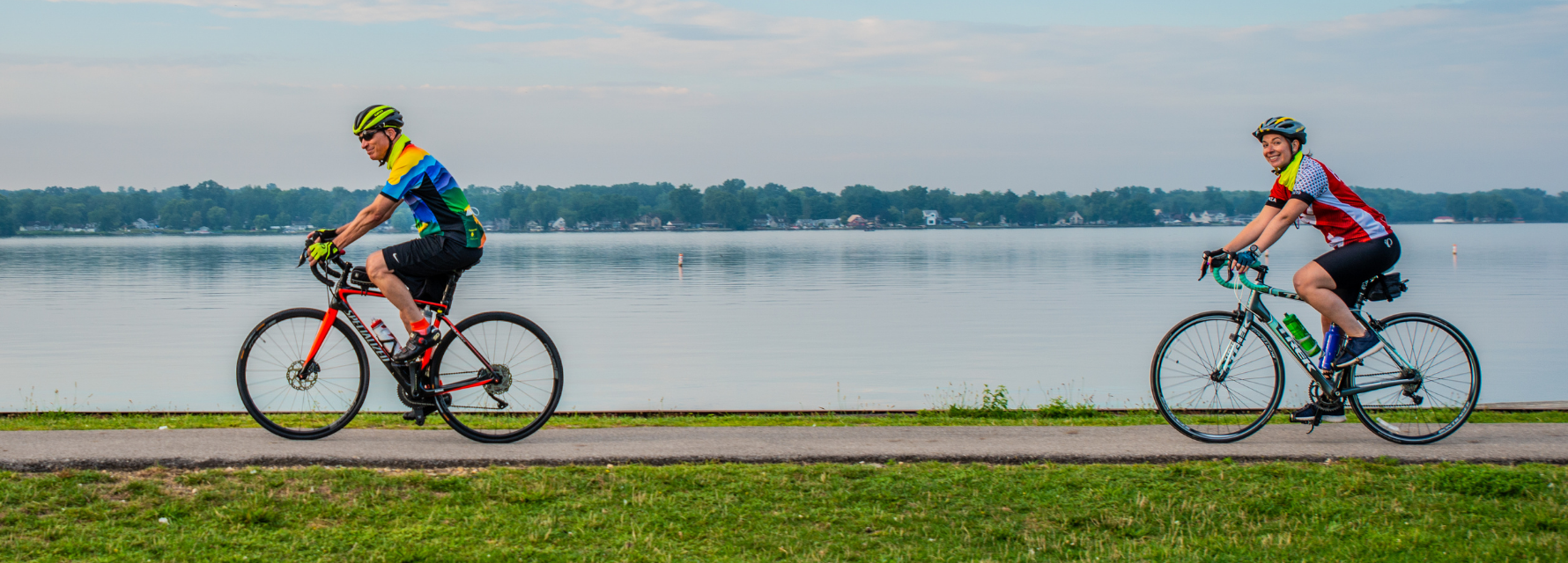 2 cyclists