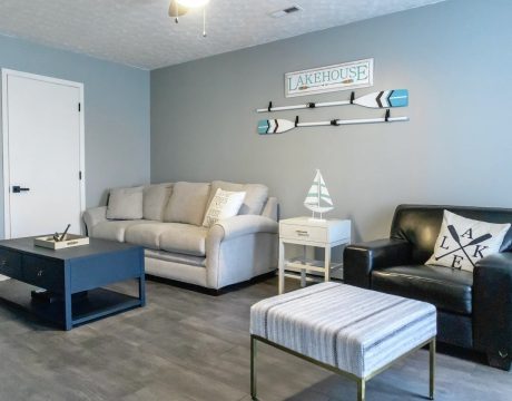 Photo of the living room of Empire Oasis.